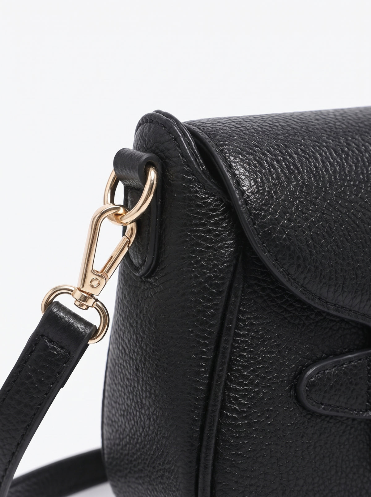 Crossbody Bag — Hardware & Grain Close-Up | Generated by Modelize